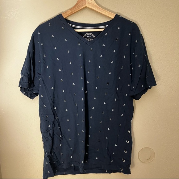 Denim & Flower Other - Denim & Flower V-Neck Blue T-Shirt EU Large